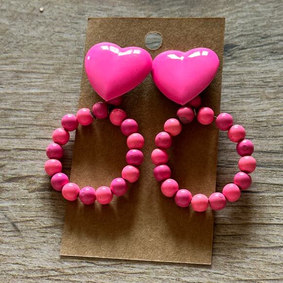 VINTAGE Jewelry - BOGO FREE PINK VTG BEADED HEART DANGLE EARRINGS